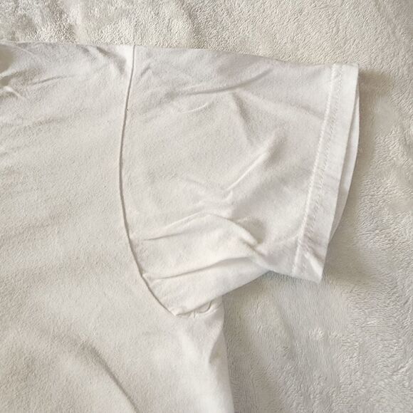 Headline White Tshirt With The Cryptid Club Graphics Size Medium - Picture 3 of 5